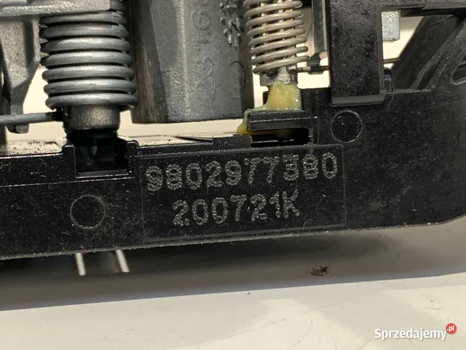 KLAMKA ZEWNĘTRZNA LEWY PRZÓD OPEL CROSSLAND