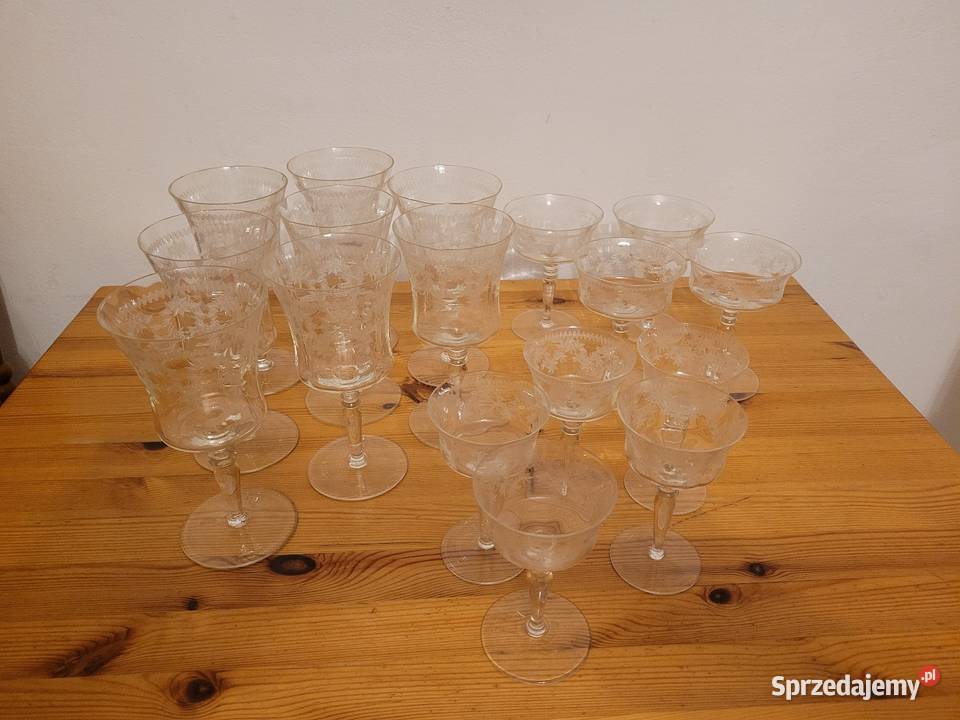 Kryształowe kieliszki do wina szampana stare Brwinów sprzedam