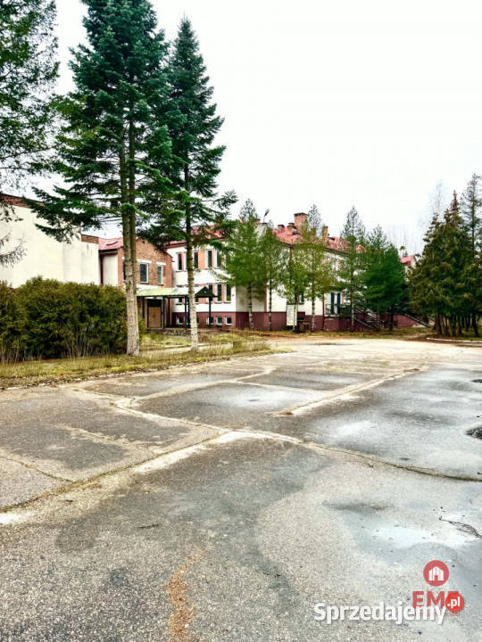 sprzedaży lokalu Chełchy 3500m2 Ilość pomieszczeń 21