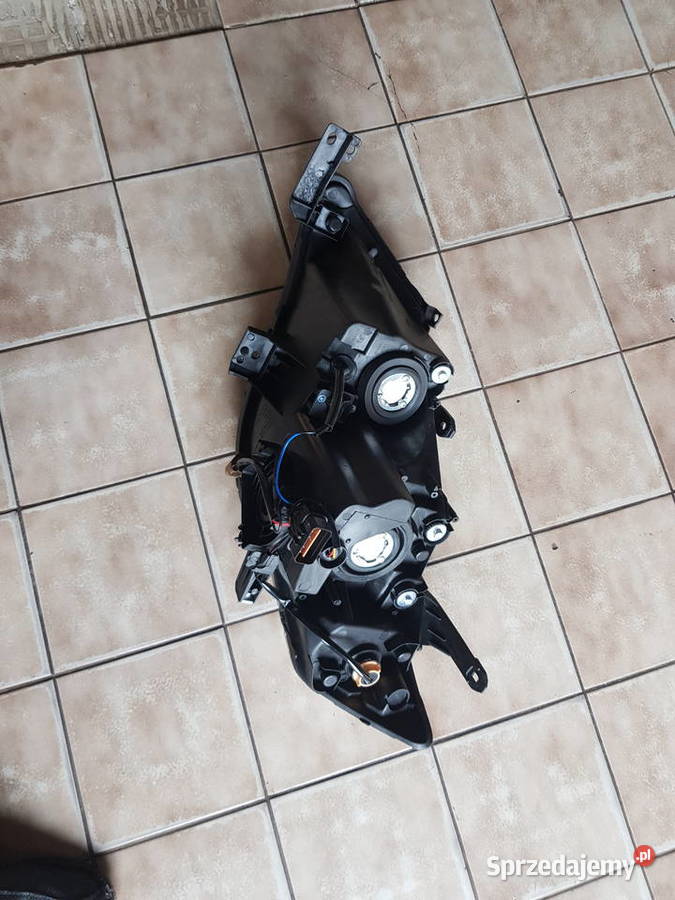 MITSUBISHI OUTLANDER 0609 lampa reflektor Jędrzejów sprzedam