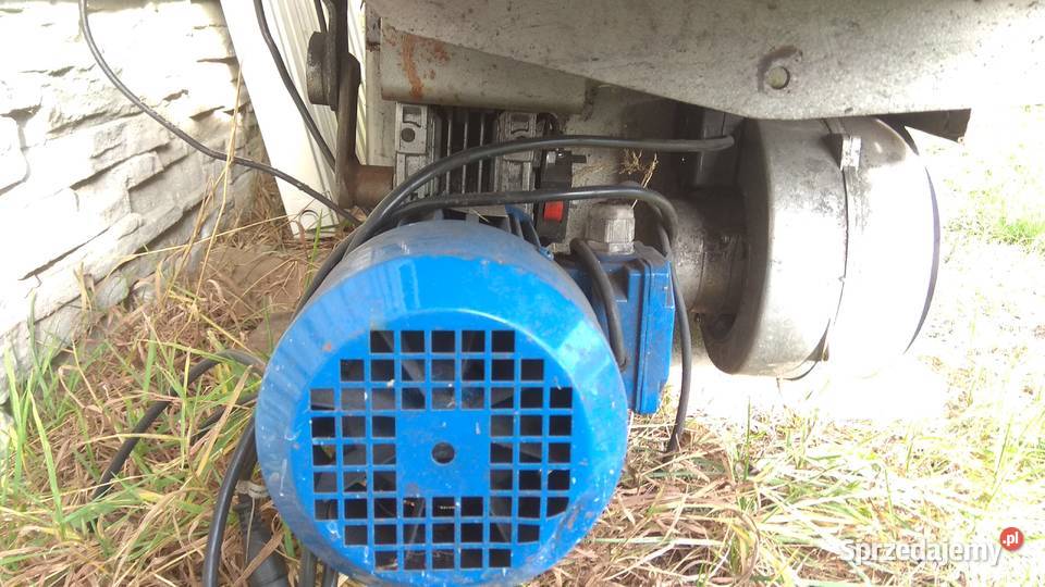 Piec z podajnikiem tłokowym 22 KW Kłobuck sprzedam