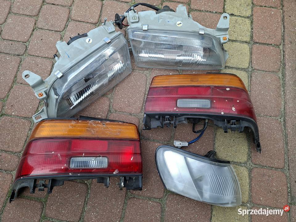Lampy przódtył kierunkowskaz Corolla e10 osobowe Białystok