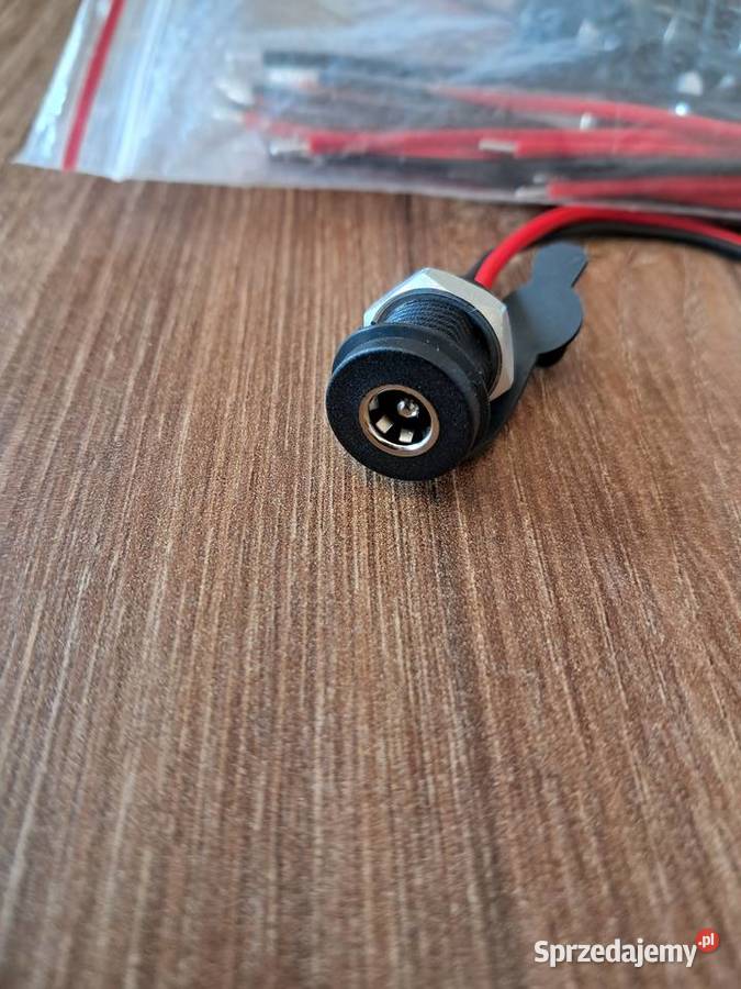10 nowych gniazd zasilania DC 55 mm chyba na 21 Sandomierz