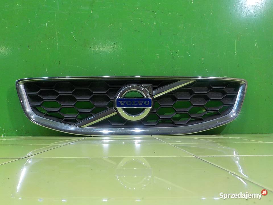 VOLVO C30 LIFT 16 D 10r 3D atrapa grill Suków