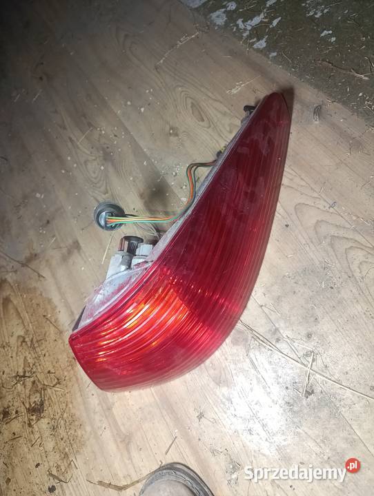 PEUGEOT 607 2001r LAMPA TYLNA PRAWA Terpentyna sprzedam