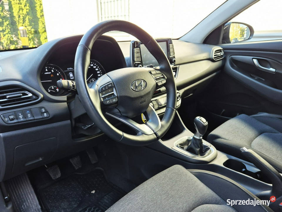 Hyundai i30 10 TGDI 6MT 120 WersjaSmart Pakiet Zarejestrowany w Polsce sprzedam