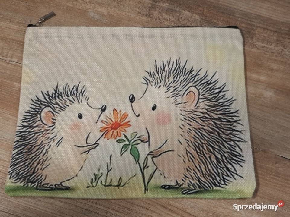 Kosmetyczka saszetka piórnikurocze jeże Wąbrzeźno