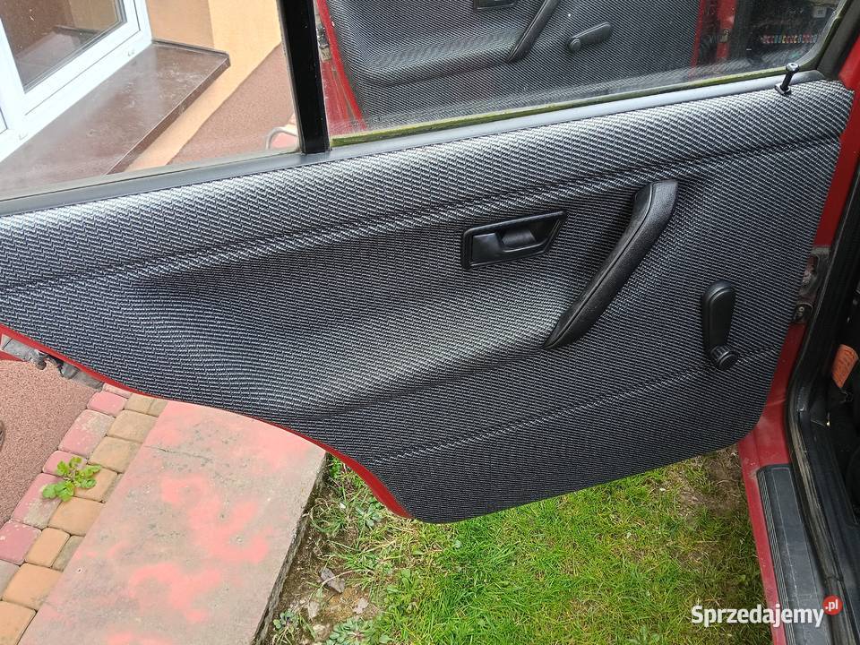 Wnętrze fotele boczki kanapa tapicerka Golf MK2