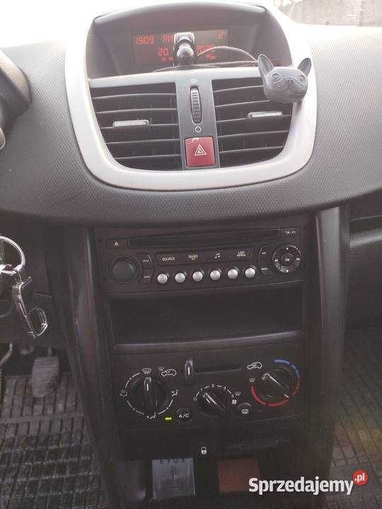 Peugeot 207 14 benzyna 1360cm3
