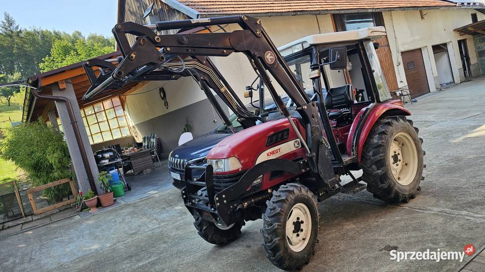 Ciągnik Rolniczy KNEGT 404 CG2 z Napędem 4x4 i Wspomaganie kierownicy Zarszyn