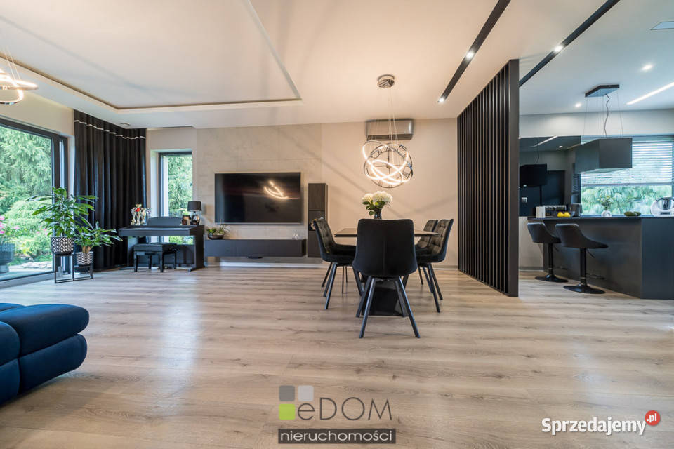 Sprzedaż domu wolnostojącego 11042m2 Wawrów