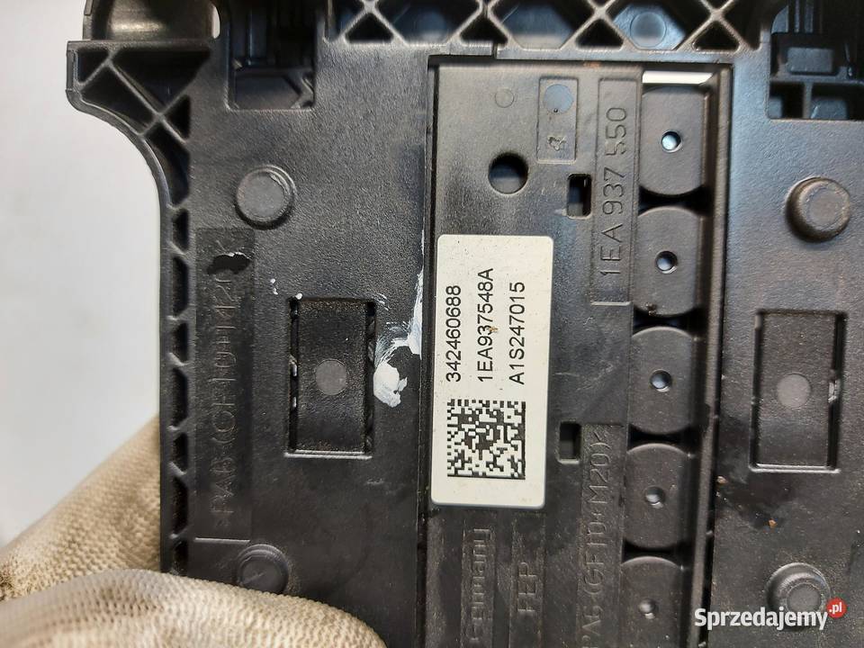 VW ID4 11A 2024r SUV 5D KLEMA BEZPIECZNIK