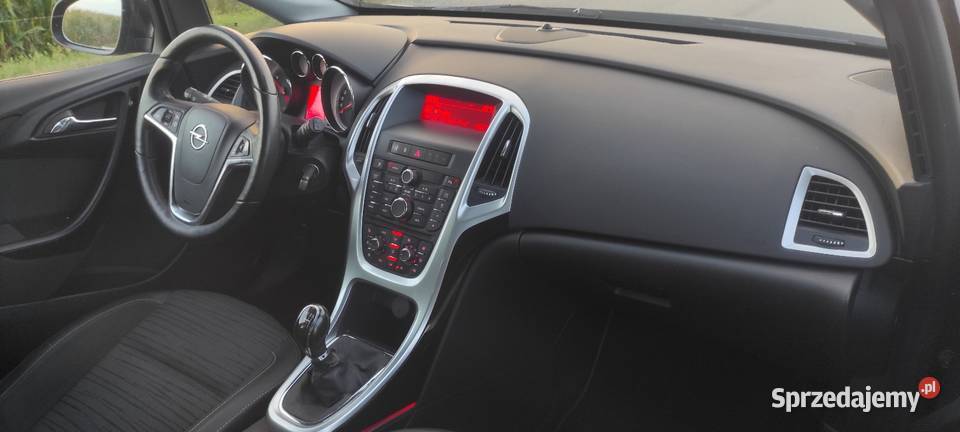 Opel Astra J 16CDTi 110 154000 2015 z Niemiec