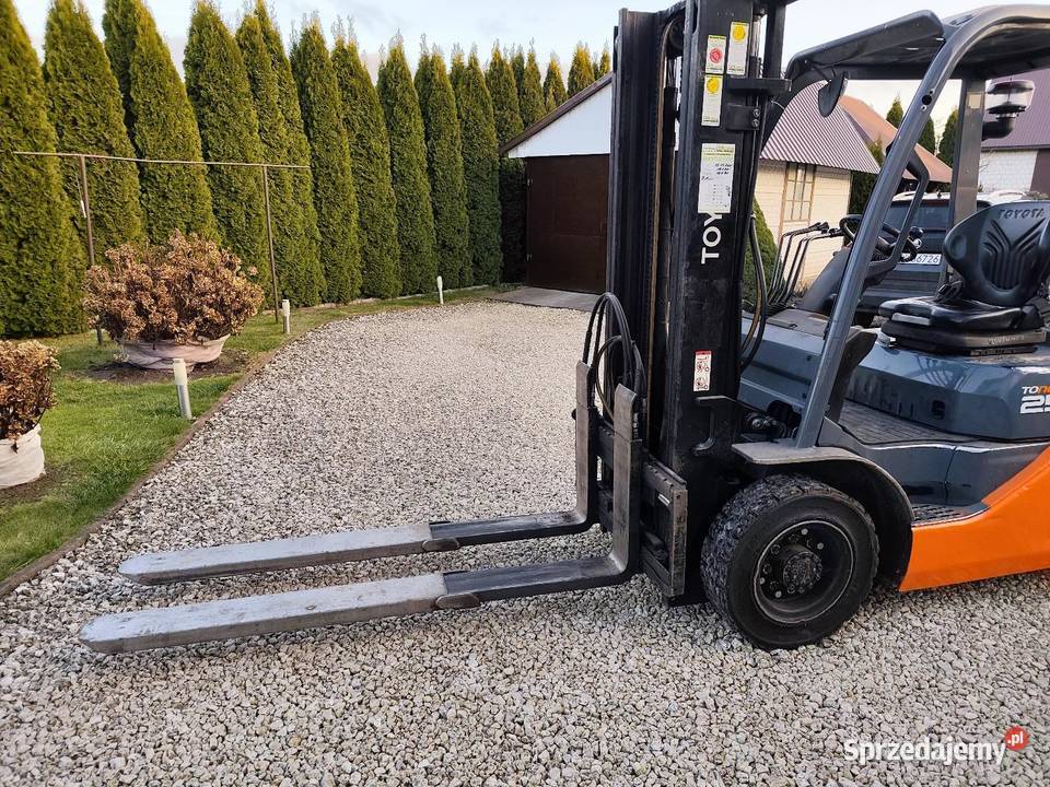 Wózek widłowy Toyota serii 8 25 to 8fgf25 widly mazowieckie Rzeczniów
