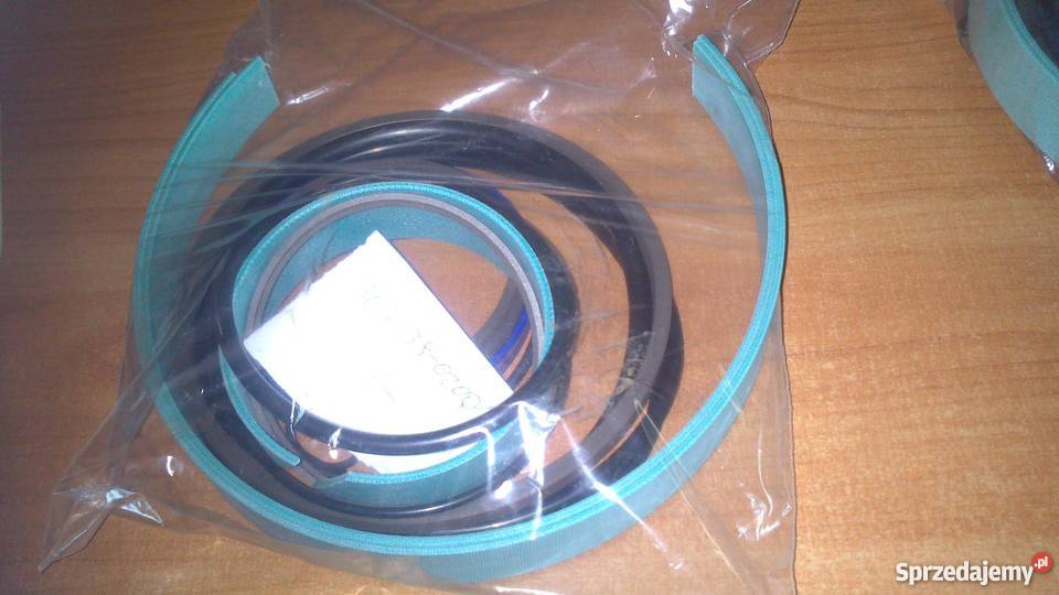 Zestaw uszczelnień siłownika przechyłu łyżki Ł35