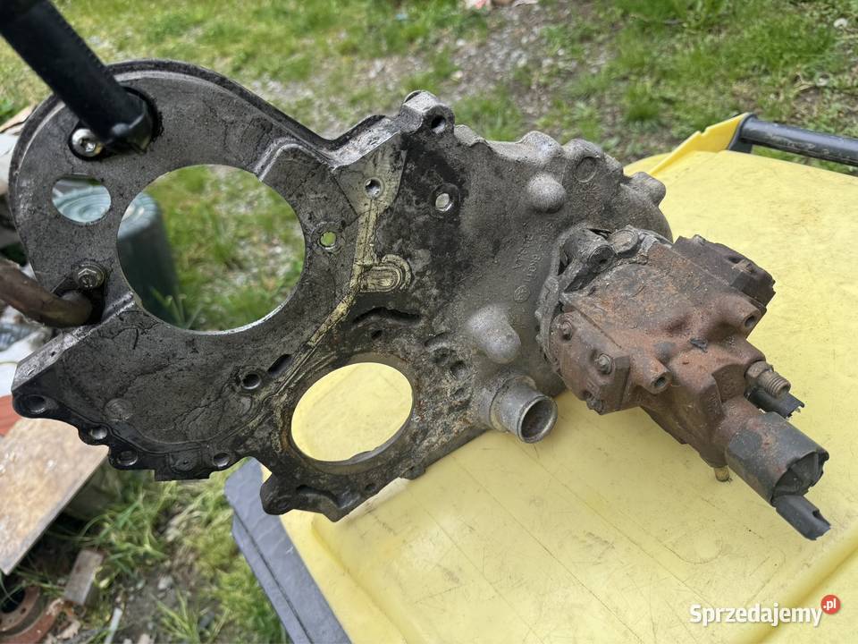 Obudowa w raz z pompą mondeo mk4 18 tdci QYBA Osłony silnika