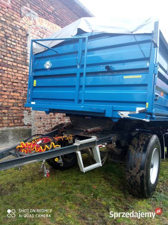 Przyczepa rolnicza wywrotka HL 8011 nieuszkodzony Przyczepy rolnicze Bolesławiec