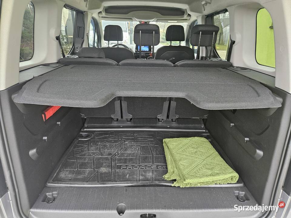 Toyota Proace City Verso Family 15 130 salon manualna Dobra