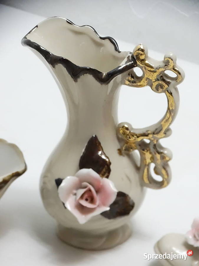 Porcelanowe Miniaturki Figurki Z Różami Vintage Biłgoraj