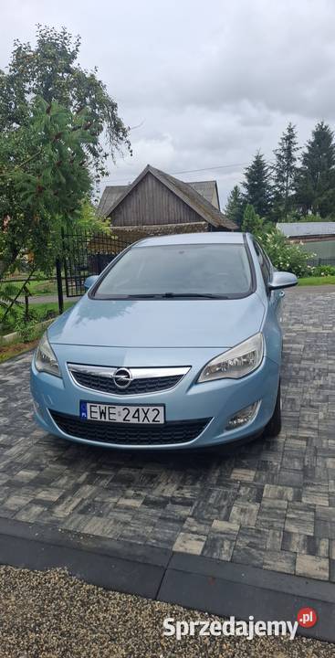 Opel Astra J 14T140 2010r stanie centralny zamek podkarpackie Wysoka sprzedam