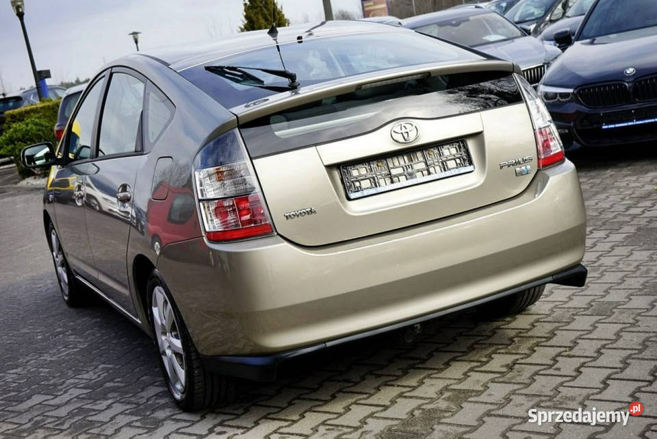 Toyota Prius 15 HYBRID Klima automat serwis serwisowany w ASO Płock sprzedam