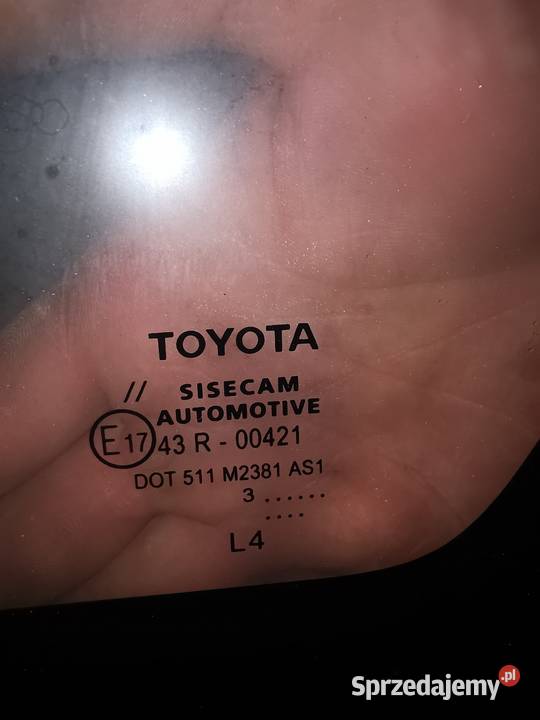 Toyota Corolla szyba przednia