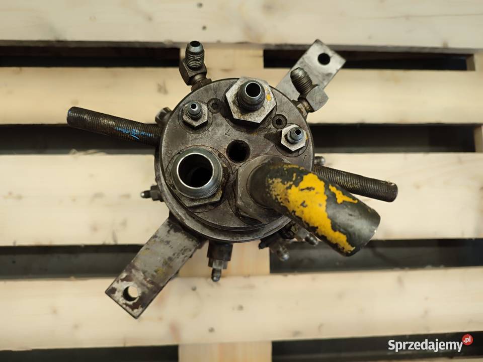 Kolumna obrotu 06345 JLG 660