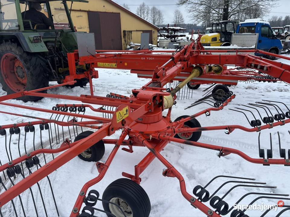 Zgrabiarka 2 karuzelowa Kuhn GA 7301 do środka mazowieckie Myszyniec