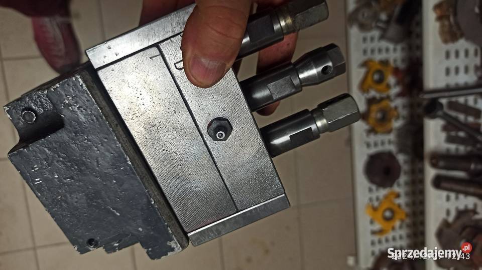 głowica 3 wrzecionowa gomad z swzybkozłączkami Kłodawa sprzedam