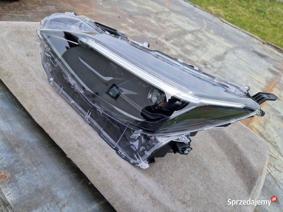 Toyota Yaris Cross reflektor FULL LED ORG EU KPL