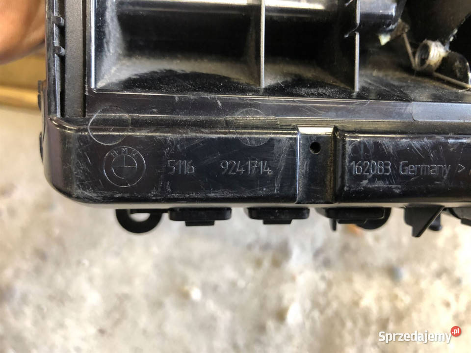 9241714 SCHOWEK CUP HOLDER BMW F10 F11 Murzynowo Sprzedajemy.pl