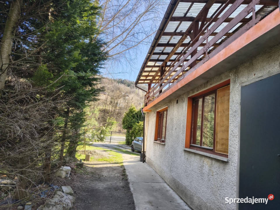Sprzedam dom w centrum Stróży koło Myślenic 2 piętra małopolskie Stróża