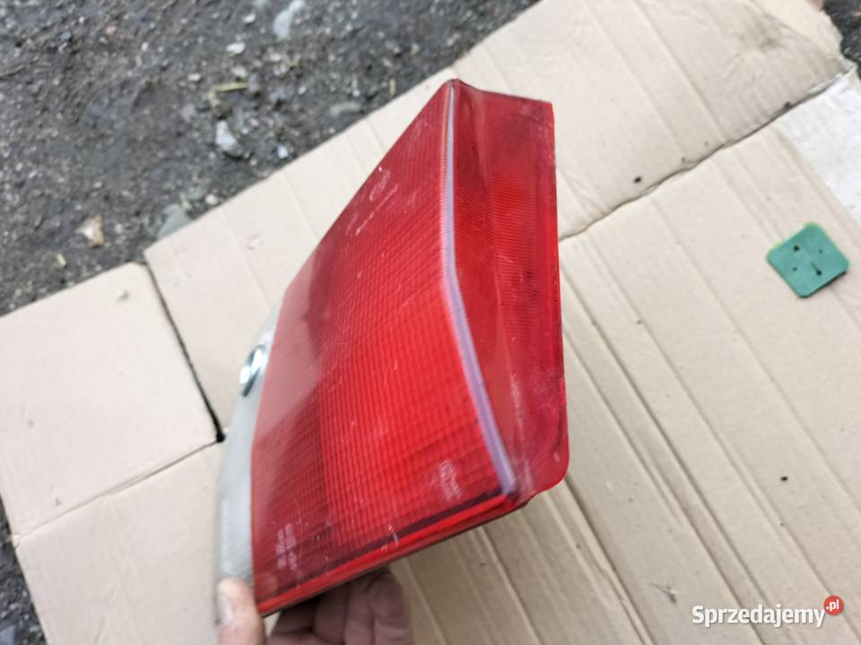 AUDI 80 B3 B4 HELLA KOMBI LAMPA TYŁ TYLNA PRAWA Kamień-Kolonia
