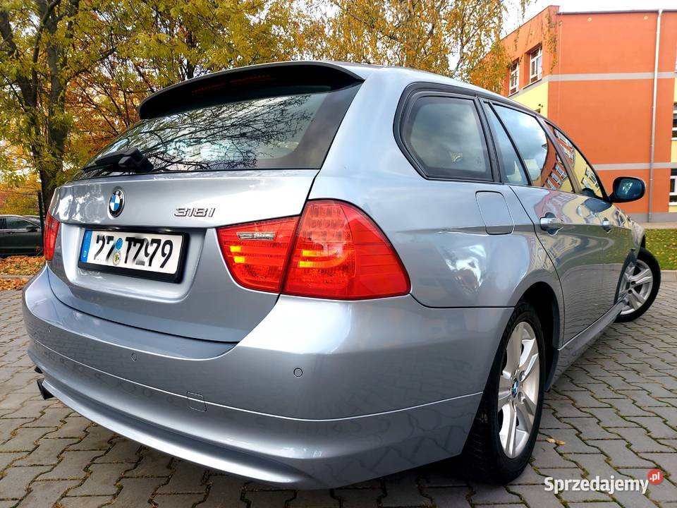 BMW Seria 3 20 Benzyna 2009 143 Ksenon Ringi benzyna