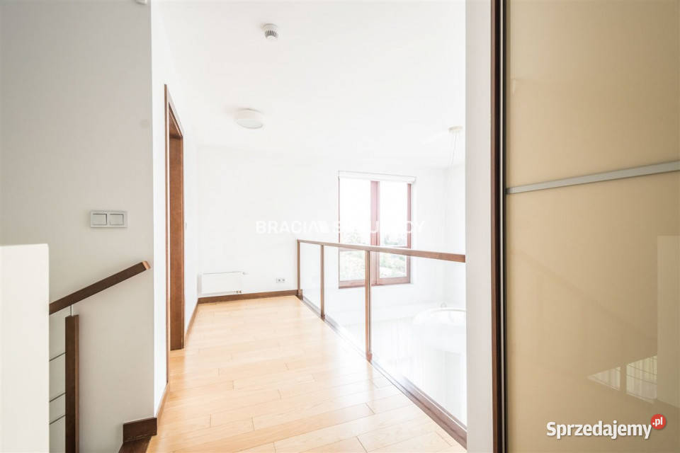 Dom wolnostojący Masłomiąca 232m2 Liczba pokoi 6 sprzedam