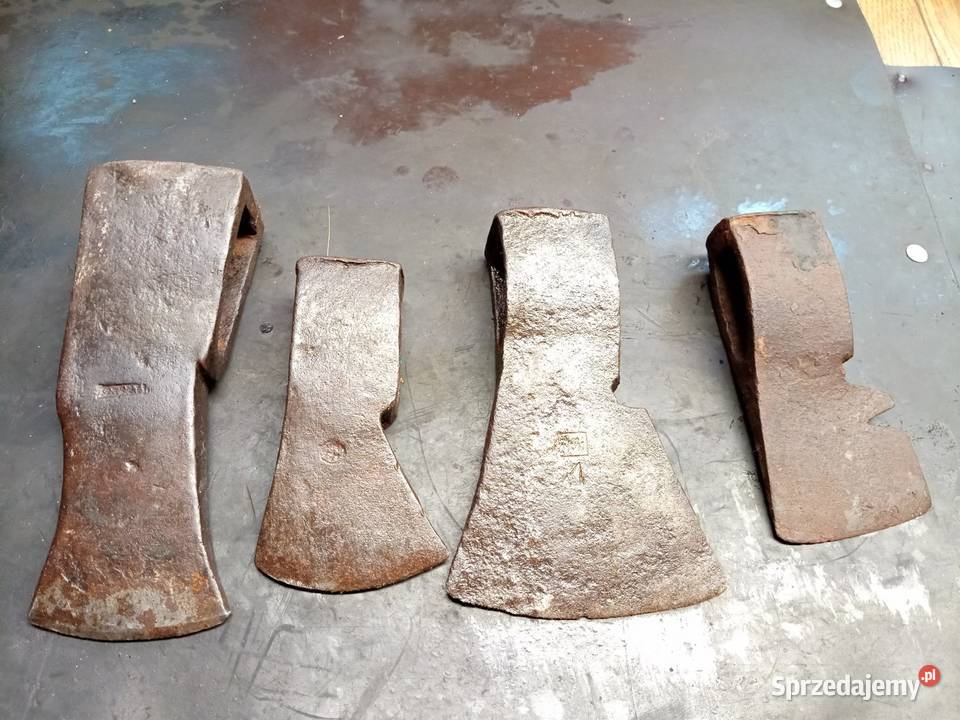 Siekiera stara sygnowana