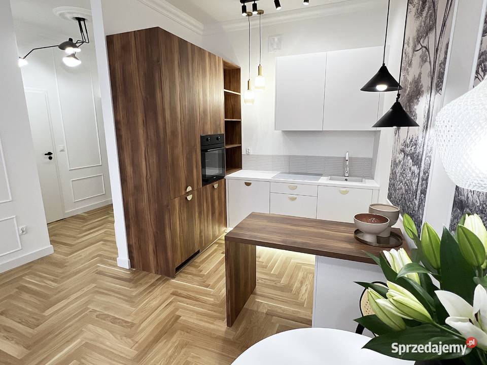 LUX 2 pokoje KAMIENICA XVIII W STARE MIASTO piwnica Warszawa sprzedam