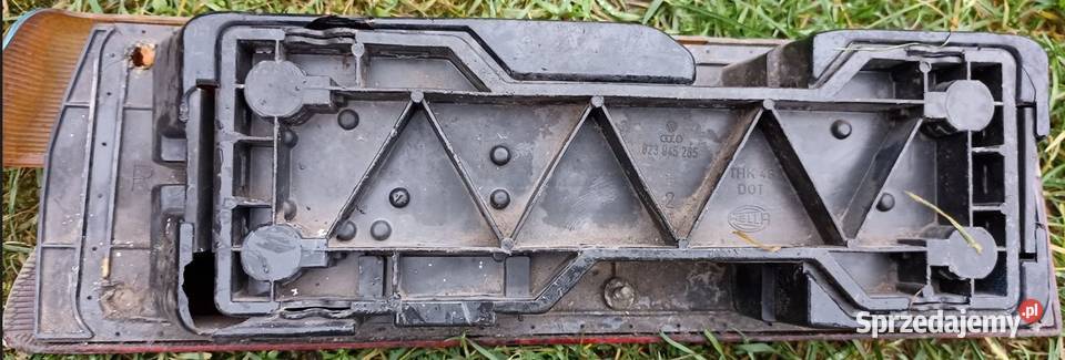 LAMPA LAMPY TYŁ TYLNE AUDI 80 B1 osobowe Wilga
