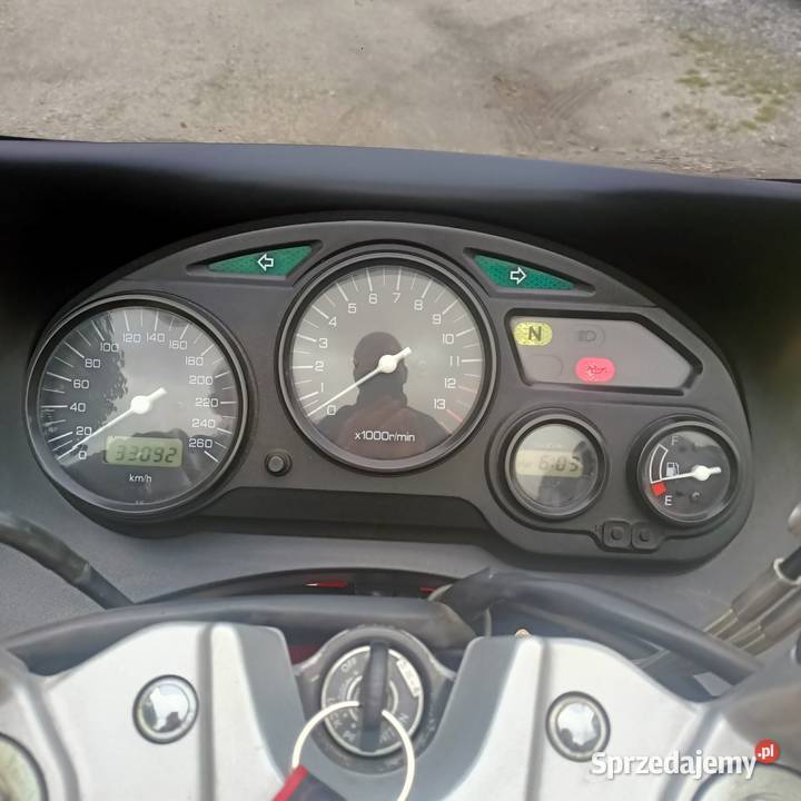 serdecznie mam na sprzedanie Suzuki GSXF 750 czerwony Budzisław Kościelny