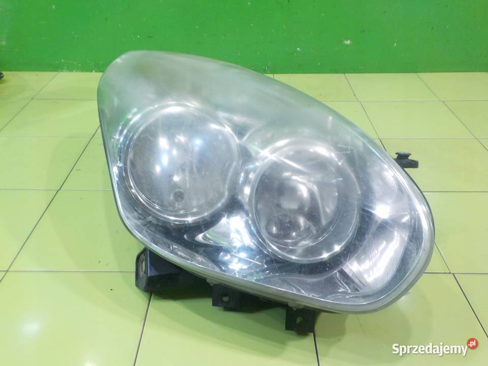 OPEL COMBO D 13 CDTI 15r L1H1 lampa prawa przod