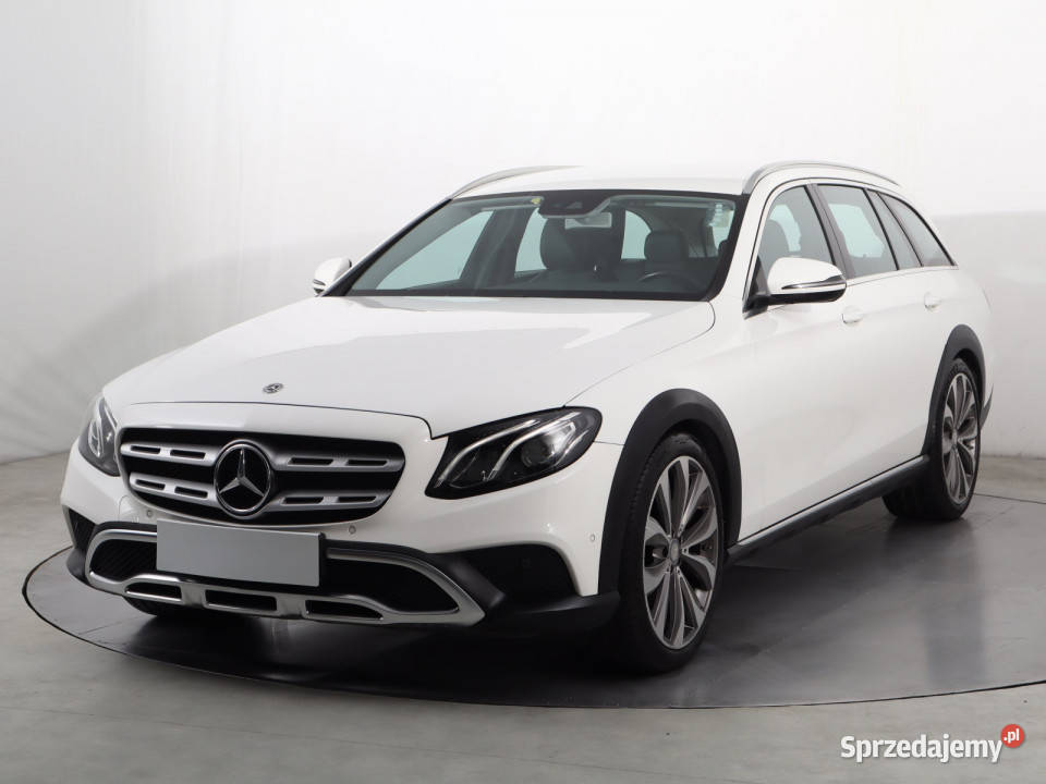Mercedes E E 220 d 4MATIC światła do jazdy dziennej