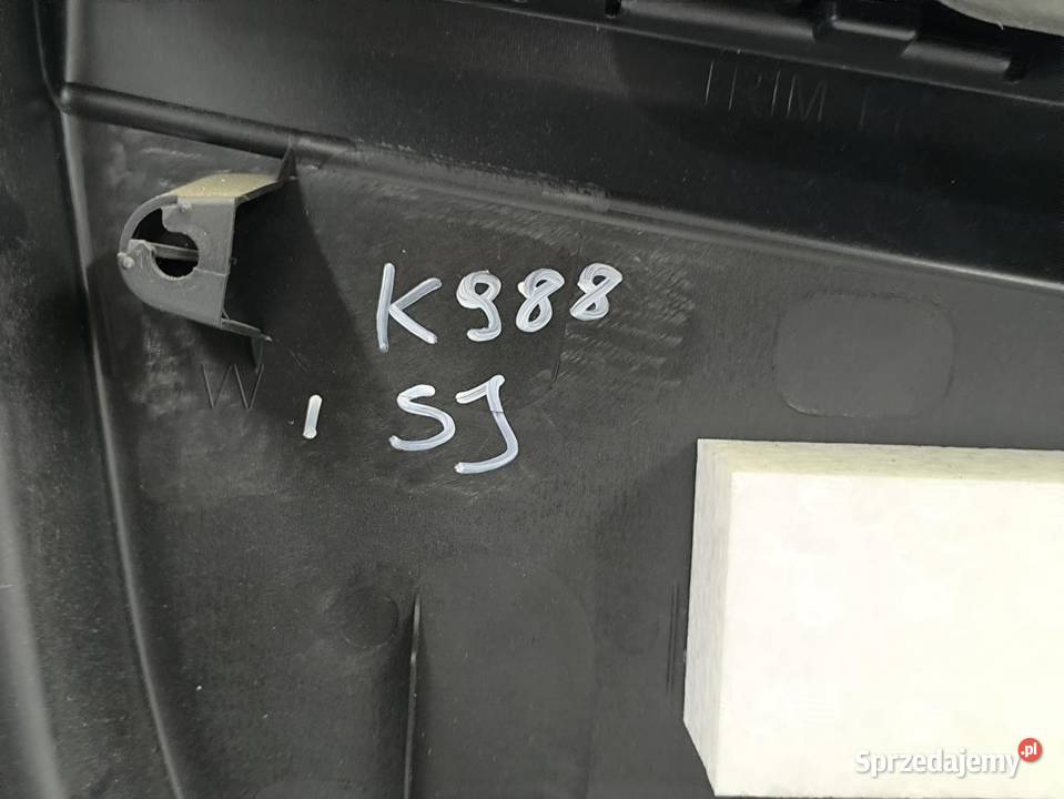 BOCZEK TAPICERKA DRZWI PRAWY PRZÓD SUBARU