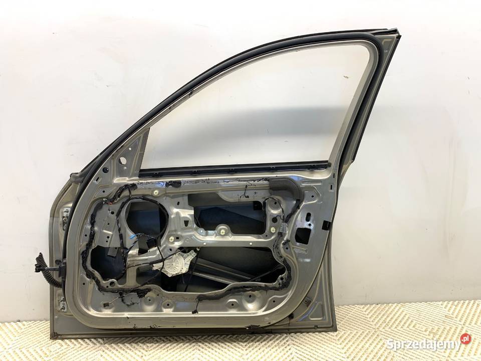 DRZWI PRAWY PRZÓD BMW E90 SedanLimuzyna 0412 Drzwi