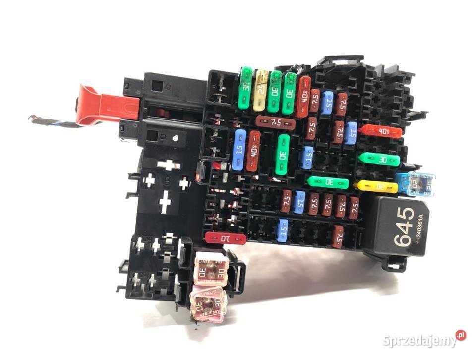 SKRZYNKA BEZPIECZNIKÓW SKODA KAMIQ 2Q0937615A sprzedam