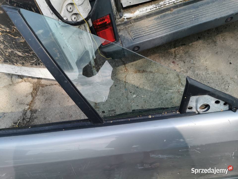 drzwi przód prawe opel Calibra 1995r zamek części blacharskie Międzychód