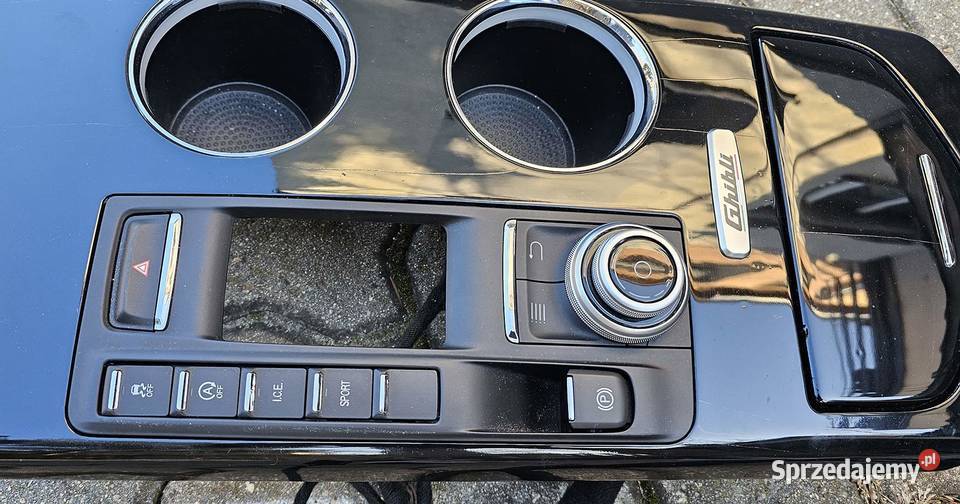 Konsola środkowa tunel MASERATI GHIBLI Piano Kalisz