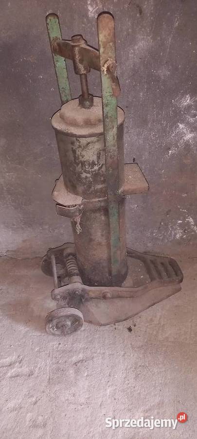 Smarownica tawotnice nożna