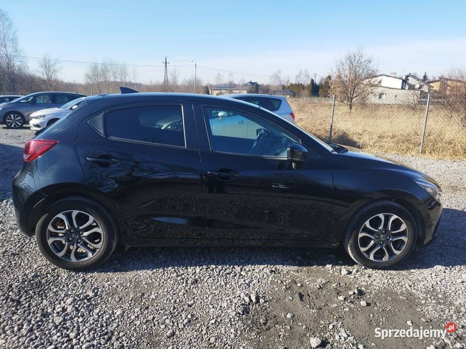 Mazda 2 15 skyactive klima navi pdc stan