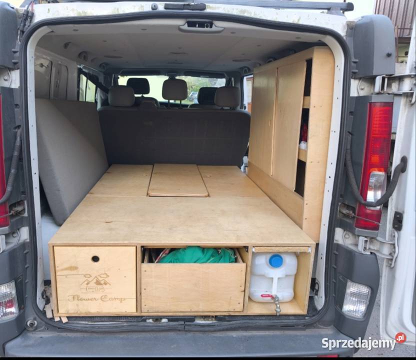 Zabudowa kempingowa Renault Trafic 122 Przedecz