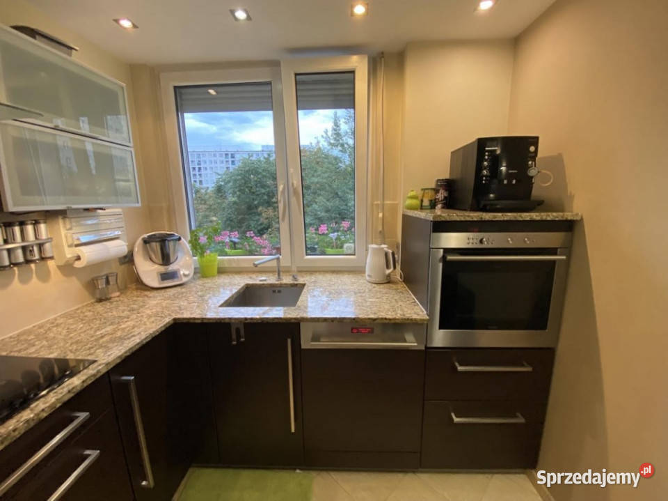 3 pokoje osobna kuchnia 55 m2 Piętro 3